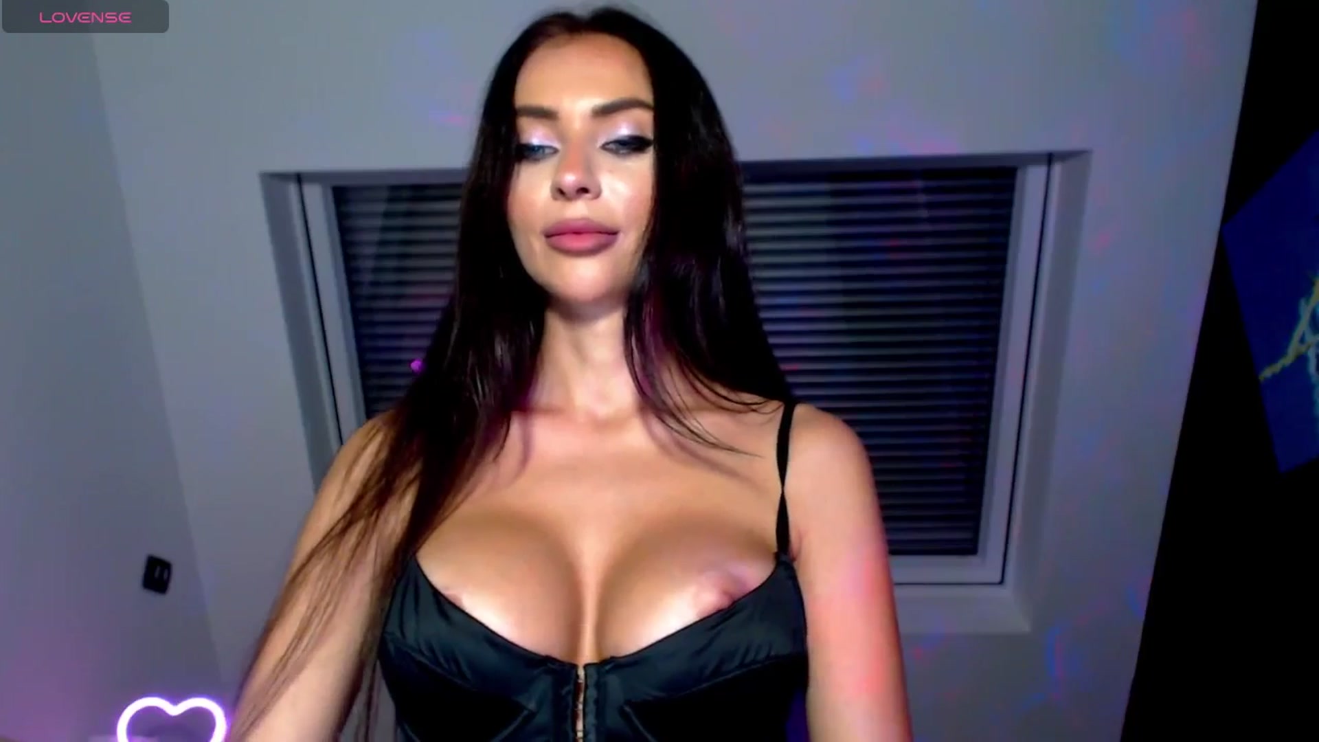 Gallery image thumbnail from Alliciya's myfreecams stream on, 07/16/2025, 21:52 image 9 of 20