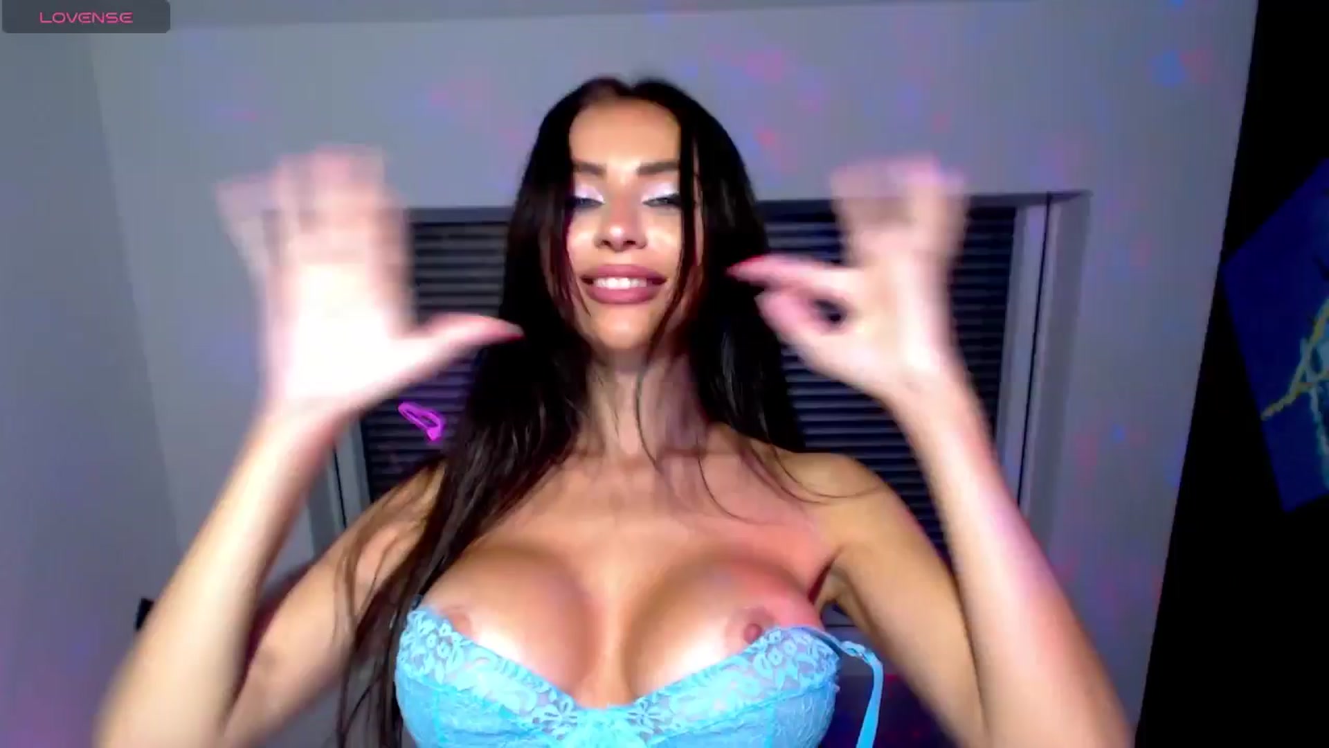 Gallery image thumbnail from Alliciya's myfreecams stream on, 07/18/2025, 16:53 image 6 of 20
