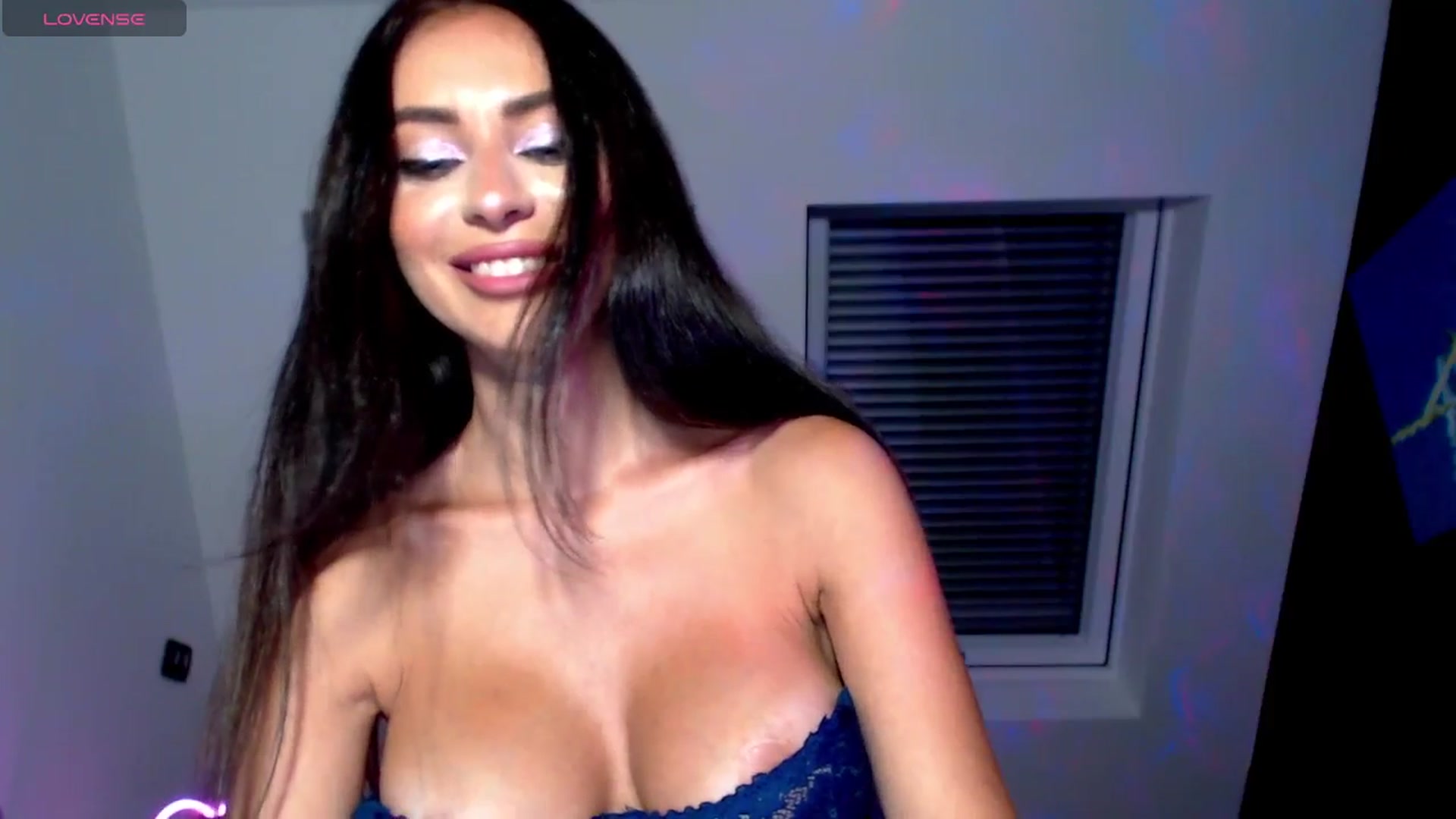 Gallery image thumbnail from Alliciya's myfreecams stream on, 07/23/2025, 16:28 image 16 of 20