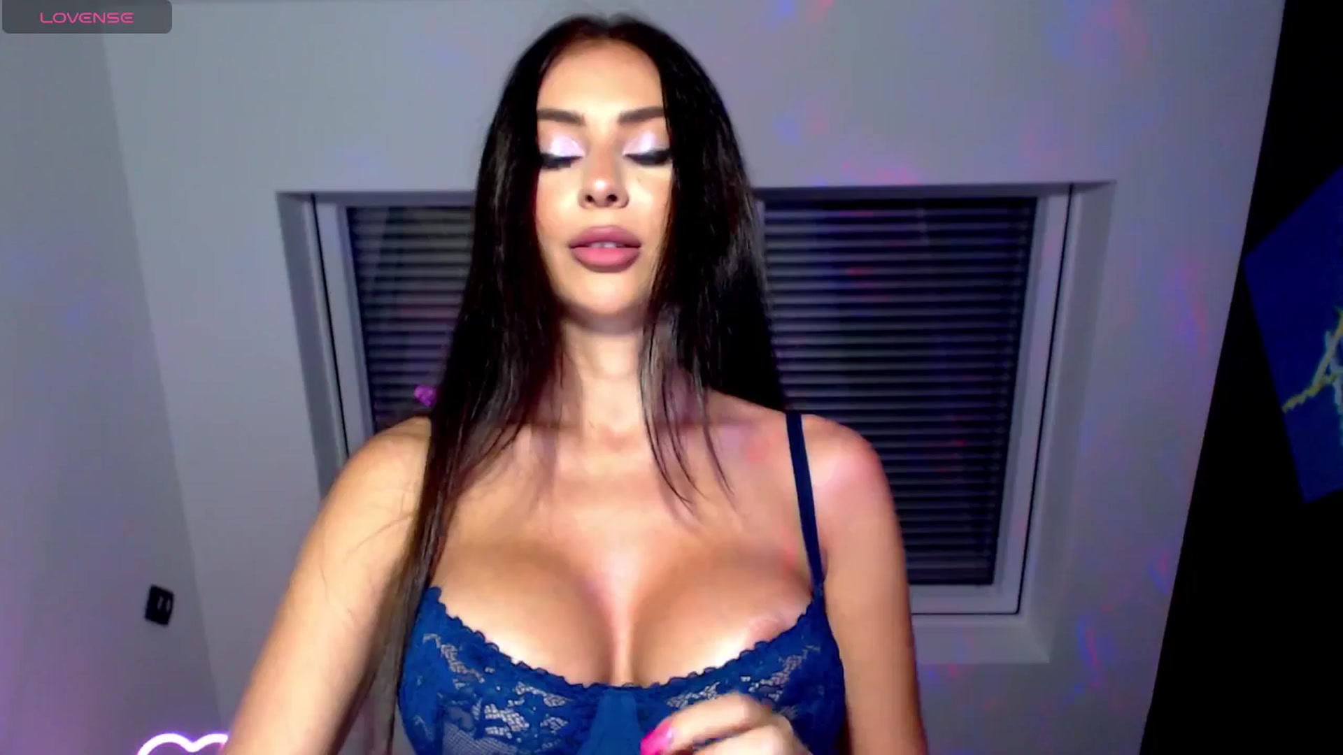 Gallery image thumbnail from Alliciya's myfreecams stream on, 07/23/2025, 16:28 image 1 of 20