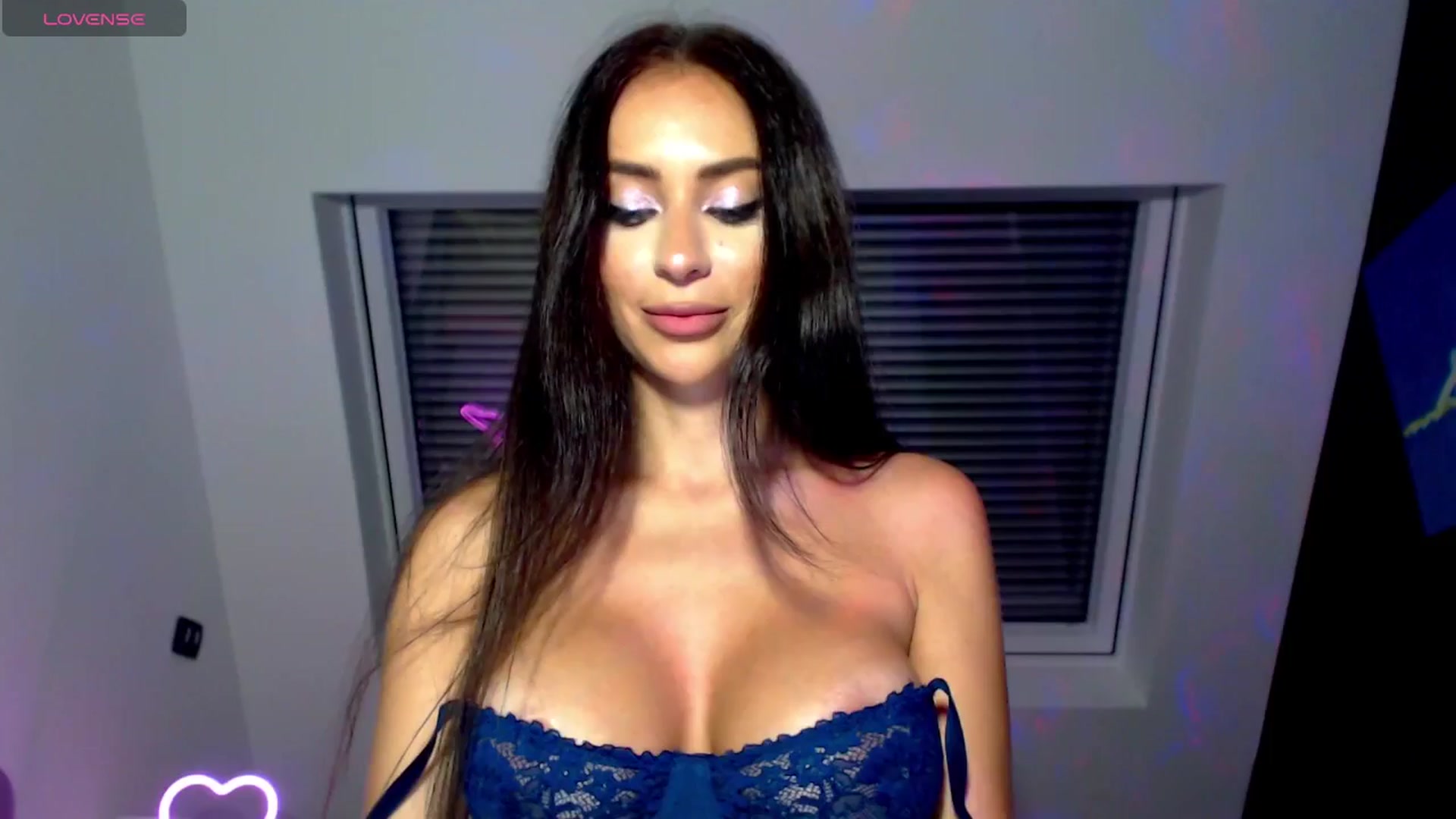 Gallery image thumbnail from Alliciya's myfreecams stream on, 07/23/2025, 20:18 image 16 of 20