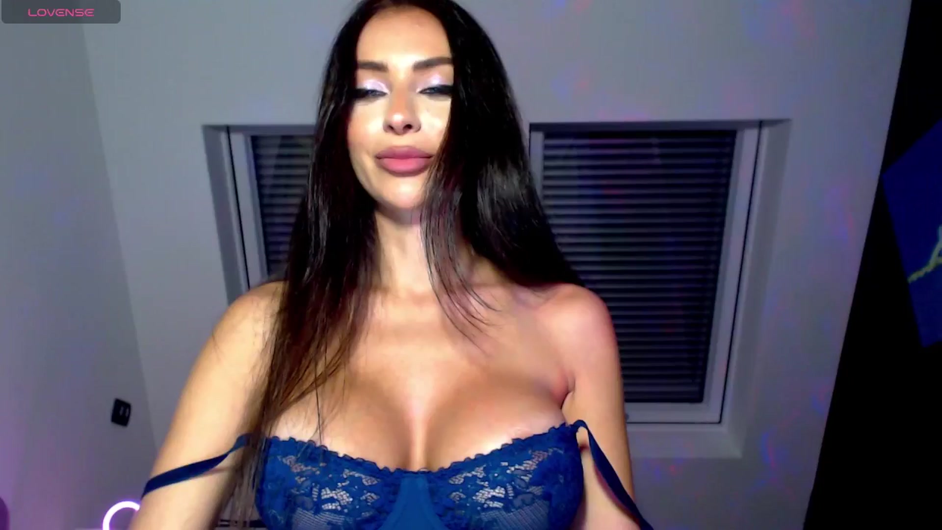 Gallery image thumbnail from Alliciya's myfreecams stream on, 07/23/2025, 20:18 image 7 of 20
