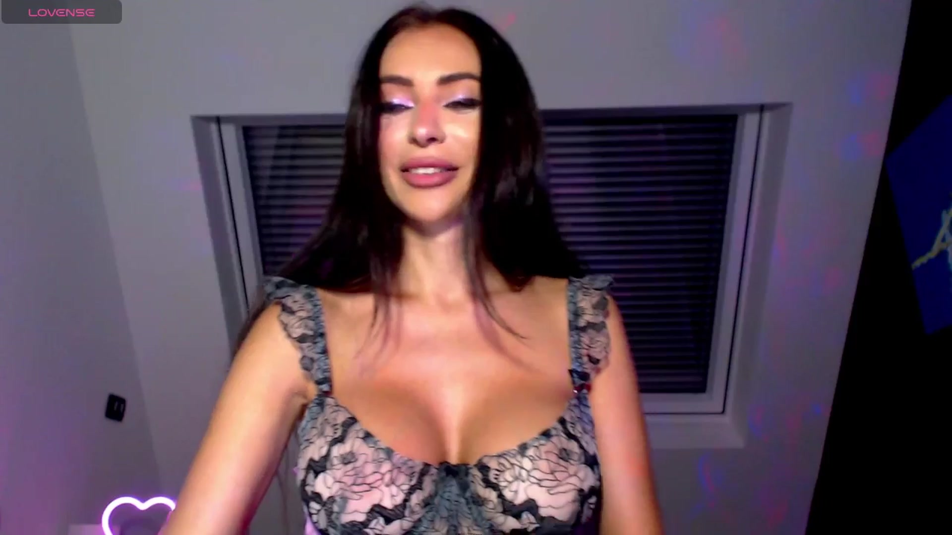 Gallery image thumbnail from Alliciya's myfreecams stream on, 07/24/2025, 16:12 image 6 of 20