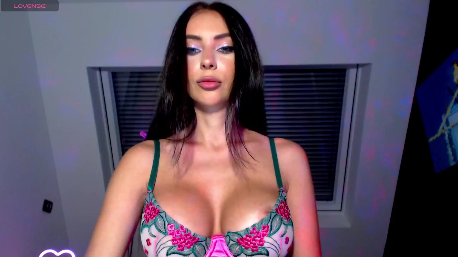 Gallery image thumbnail from Alliciya's myfreecams stream on, 07/25/2025, 17:18 image 2 of 20