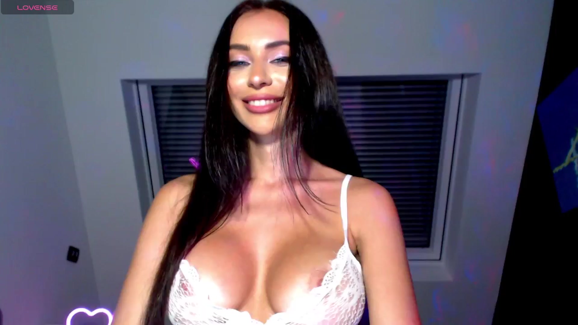 Gallery image thumbnail from Alliciya's myfreecams stream on, 07/29/2025, 18:17 image 11 of 20