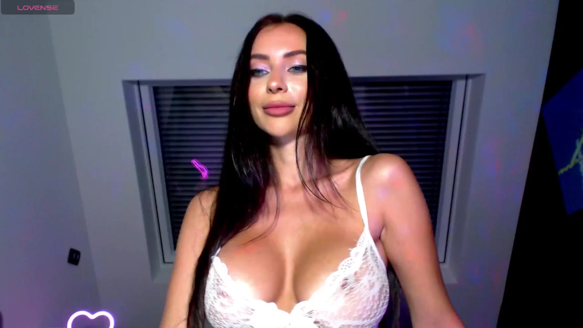 Gallery image thumbnail from Alliciya's myfreecams stream on, 07/29/2025, 18:17 image 13 of 20