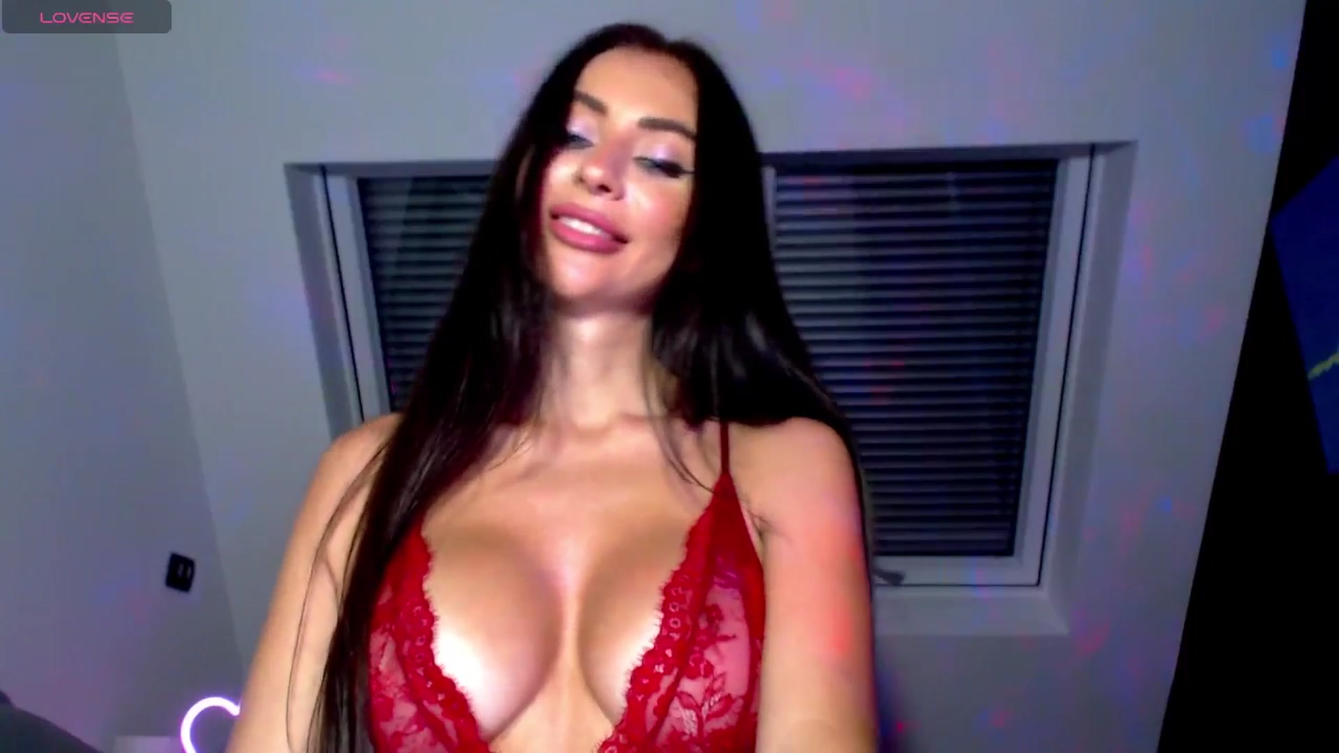Gallery image thumbnail from Alliciya's myfreecams stream on, 08/15/2025, 17:21 image 10 of 20