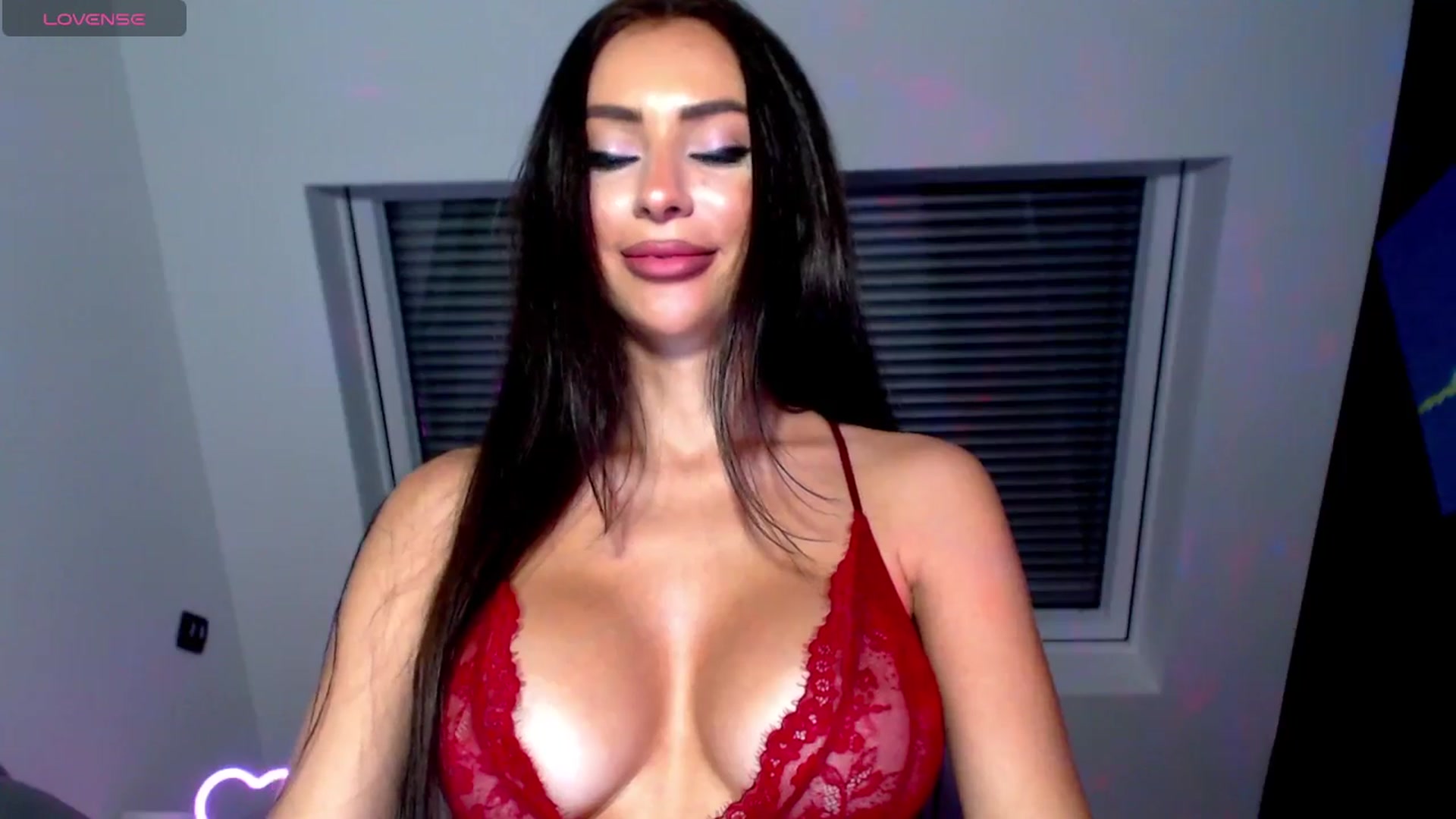 Gallery image thumbnail from Alliciya's myfreecams stream on, 08/15/2025, 22:30 image 13 of 20