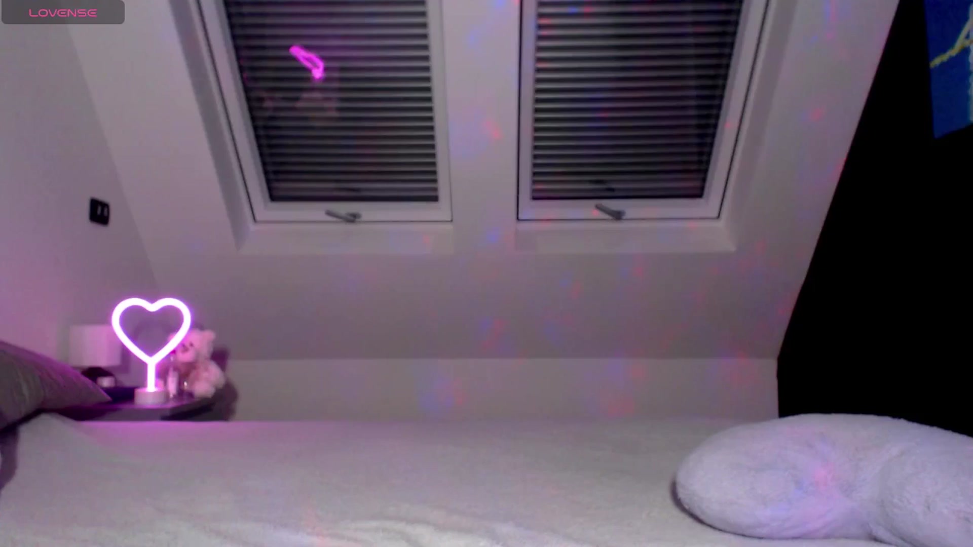 Gallery image thumbnail from Alliciya's myfreecams stream on, 08/17/2025, 18:27 image 12 of 20