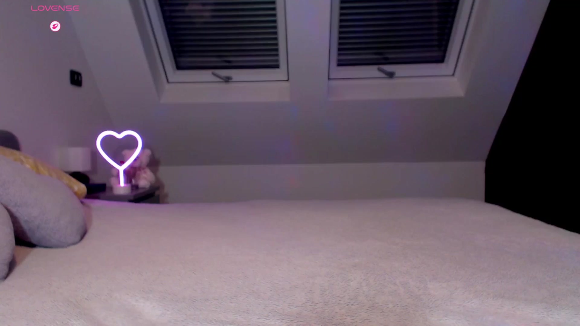 Gallery image thumbnail from Alliciya's myfreecams stream on, 09/19/2025, 15:45 image 7 of 20