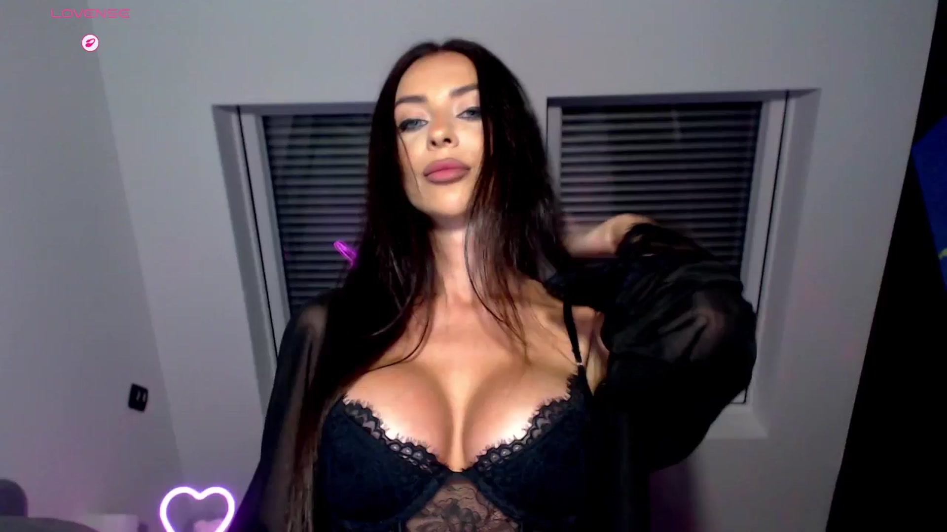 Gallery image thumbnail from Alliciya's myfreecams stream on, 09/23/2025, 21:34 image 1 of 20