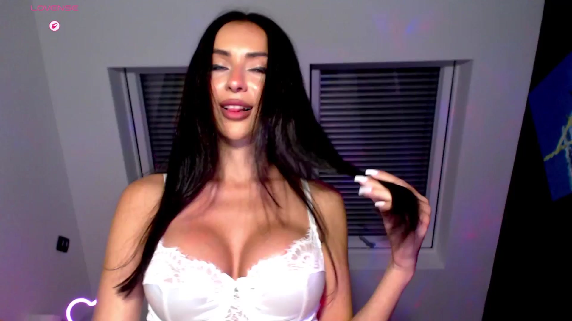 Gallery image thumbnail from Alliciya's myfreecams stream on, 09/27/2025, 17:12 image 1 of 20