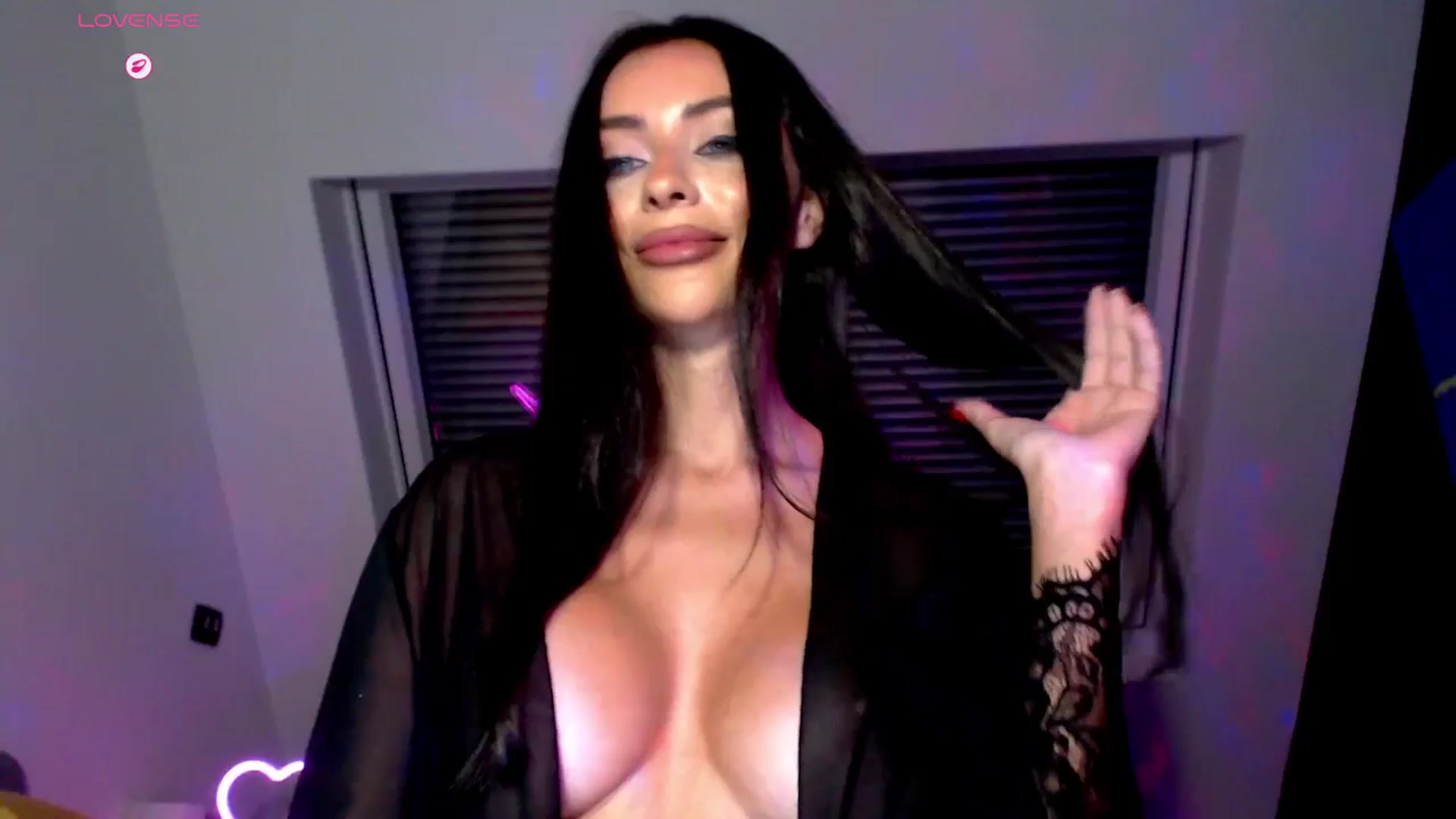 Gallery image thumbnail from Alliciya's myfreecams stream on, 10/01/2025, 22:21 image 8 of 20