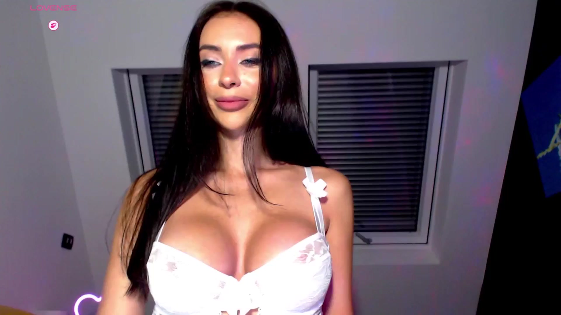 Gallery image thumbnail from Alliciya's myfreecams stream on, 10/07/2025, 18:04 image 1 of 20
