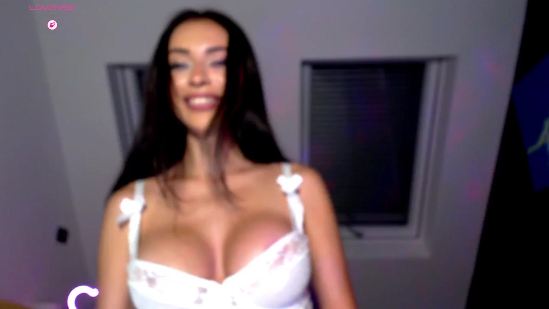 Gallery image thumbnail from Alliciya's myfreecams stream on, 10/07/2025, 18:04 image 9 of 20