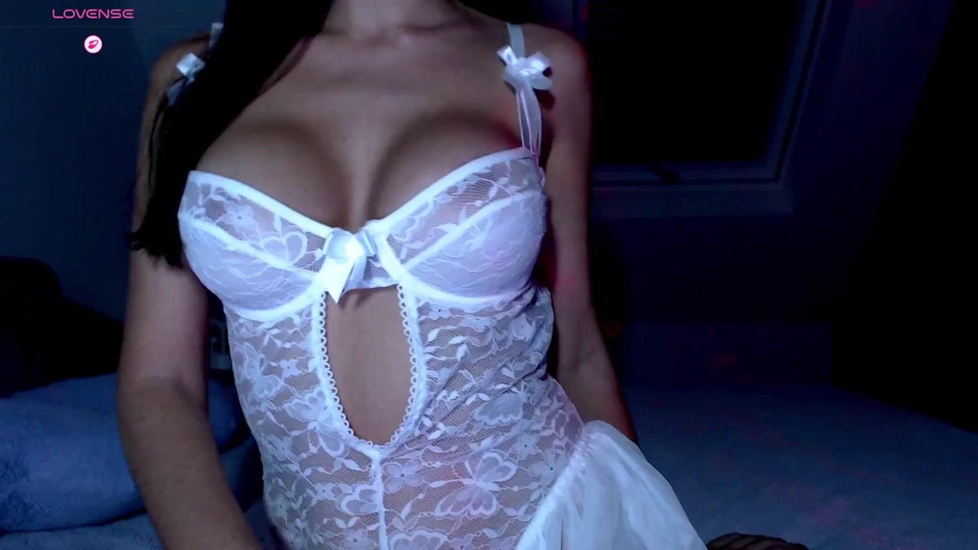 Gallery image thumbnail from Alliciya's myfreecams stream on, 10/26/2025, 20:31 image 14 of 20