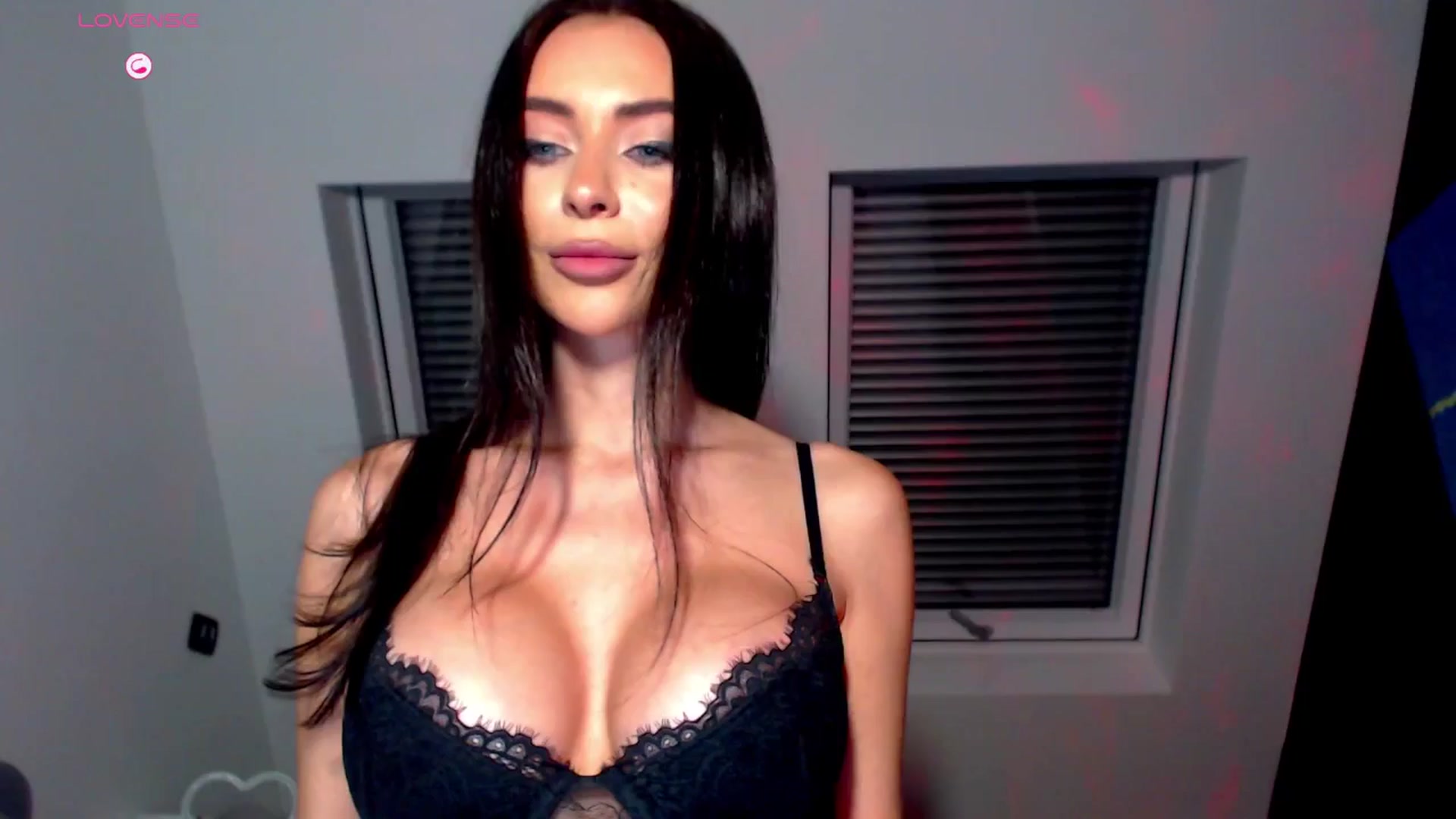 Gallery image thumbnail from Alliciya's myfreecams stream on, 11/12/2025, 17:32 image 5 of 20