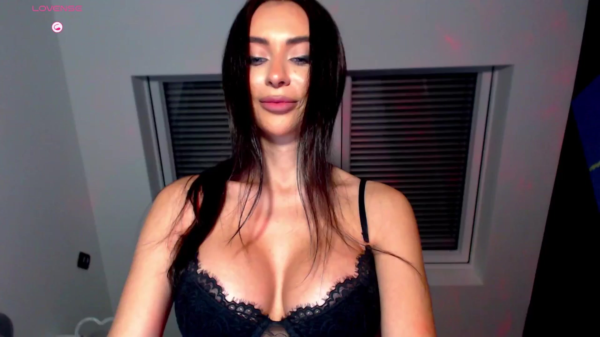 Gallery image thumbnail from Alliciya's myfreecams stream on, 11/12/2025, 17:32 image 2 of 20