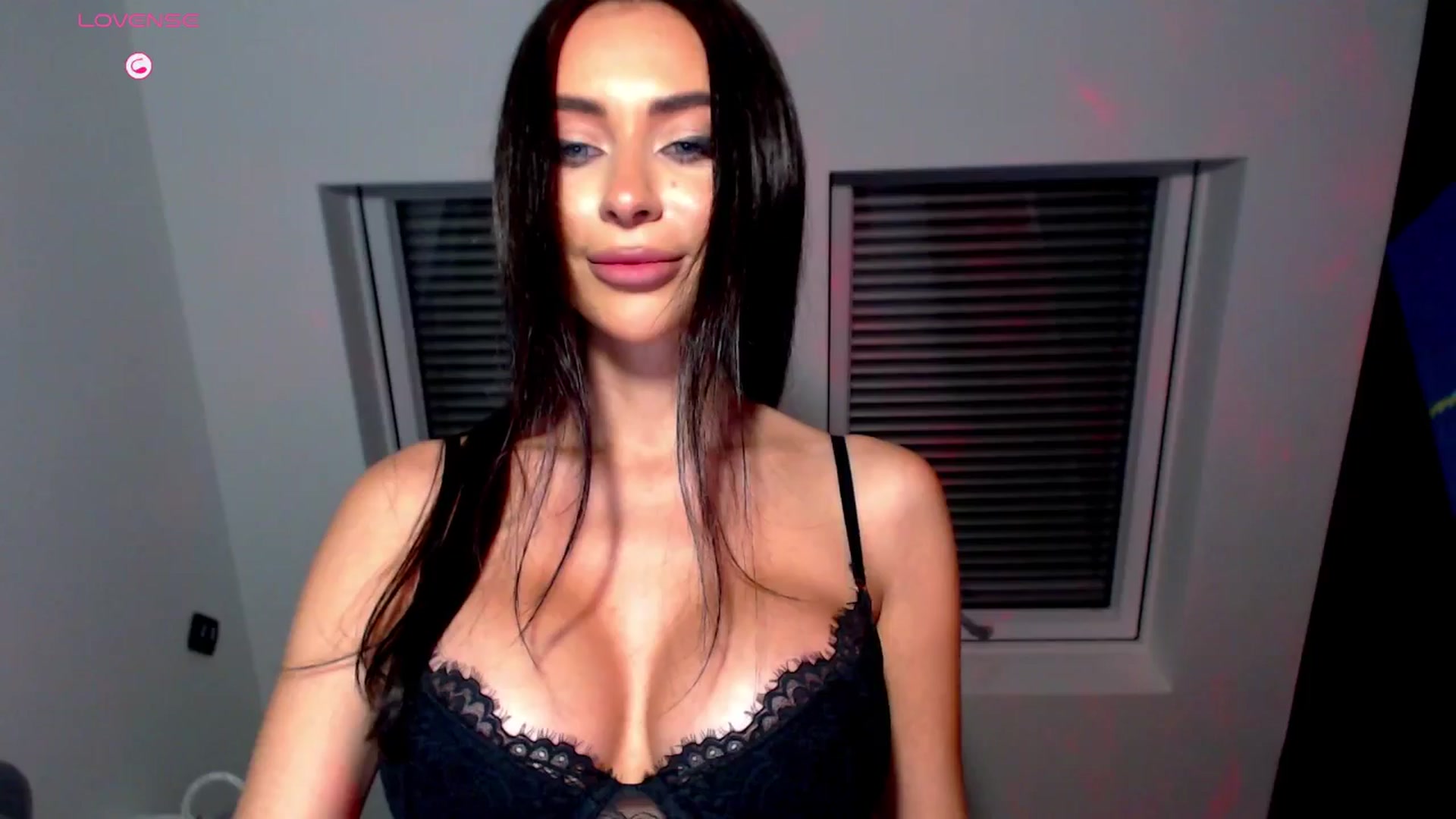 Gallery image thumbnail from Alliciya's myfreecams stream on, 11/12/2025, 17:32 image 8 of 20
