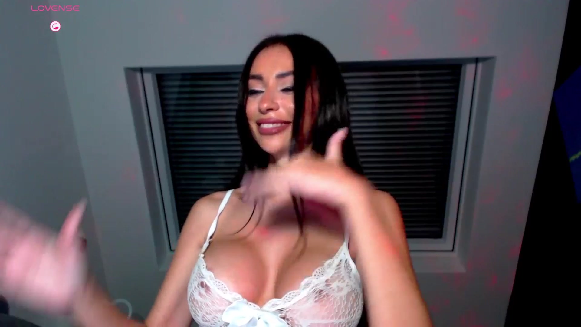 Gallery image thumbnail from Alliciya's myfreecams stream on, 11/18/2025, 21:01 image 11 of 20