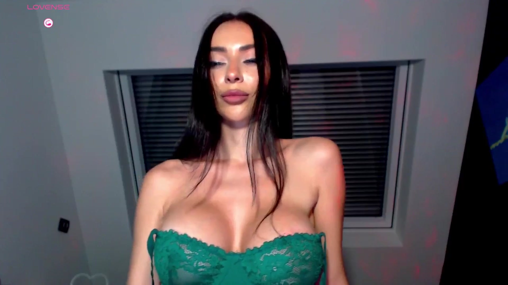 Gallery image thumbnail from Alliciya's myfreecams stream on, 11/20/2025, 20:28 image 10 of 20