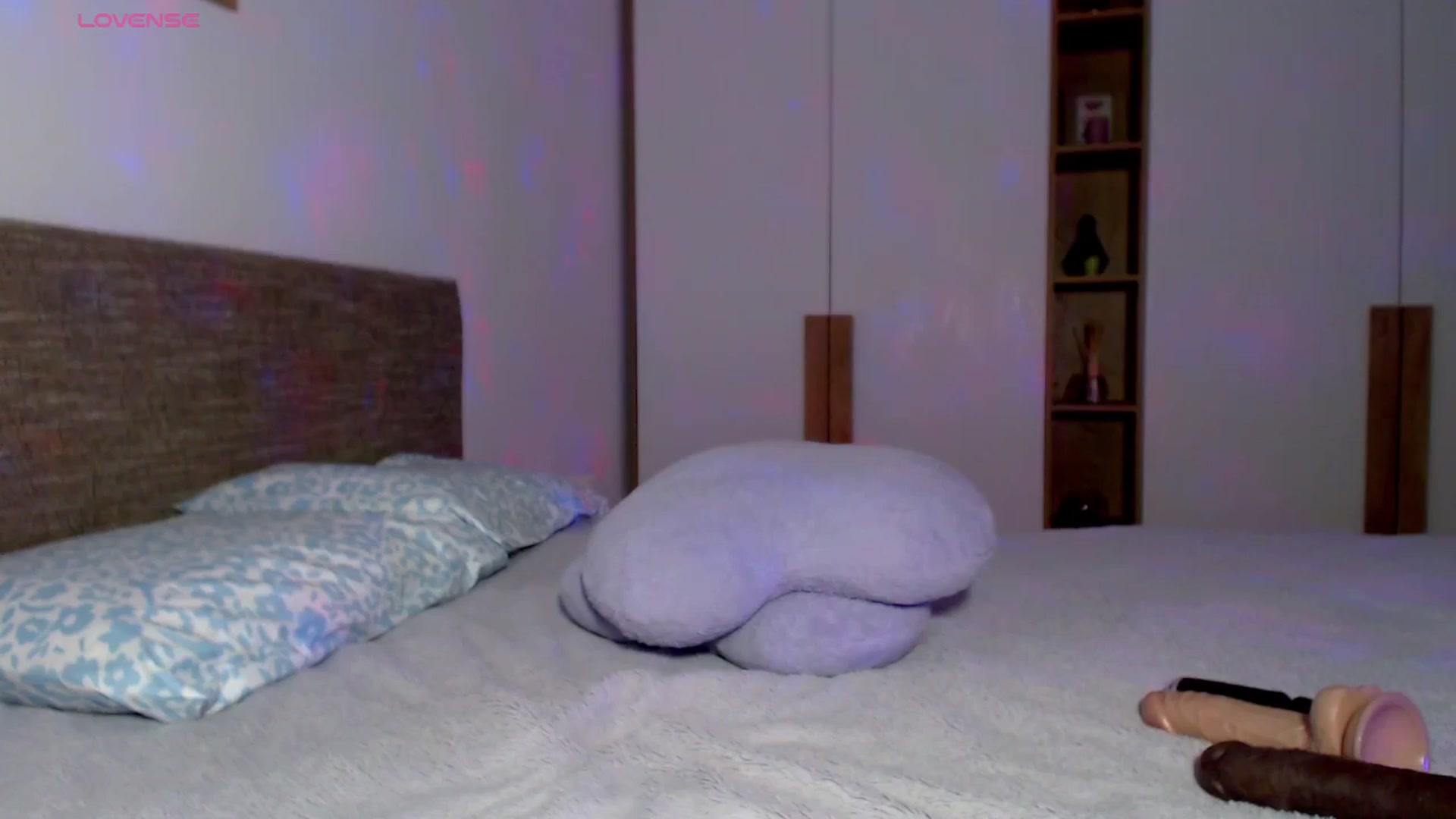 Gallery image thumbnail from Alliciya's myfreecams stream on, 12/06/2025, 14:35 image 17 of 20