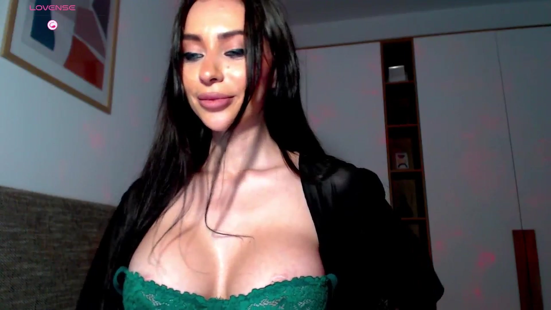 Gallery image thumbnail from Alliciya's myfreecams stream on, 04/01/2026, 21:32 image 4 of 20