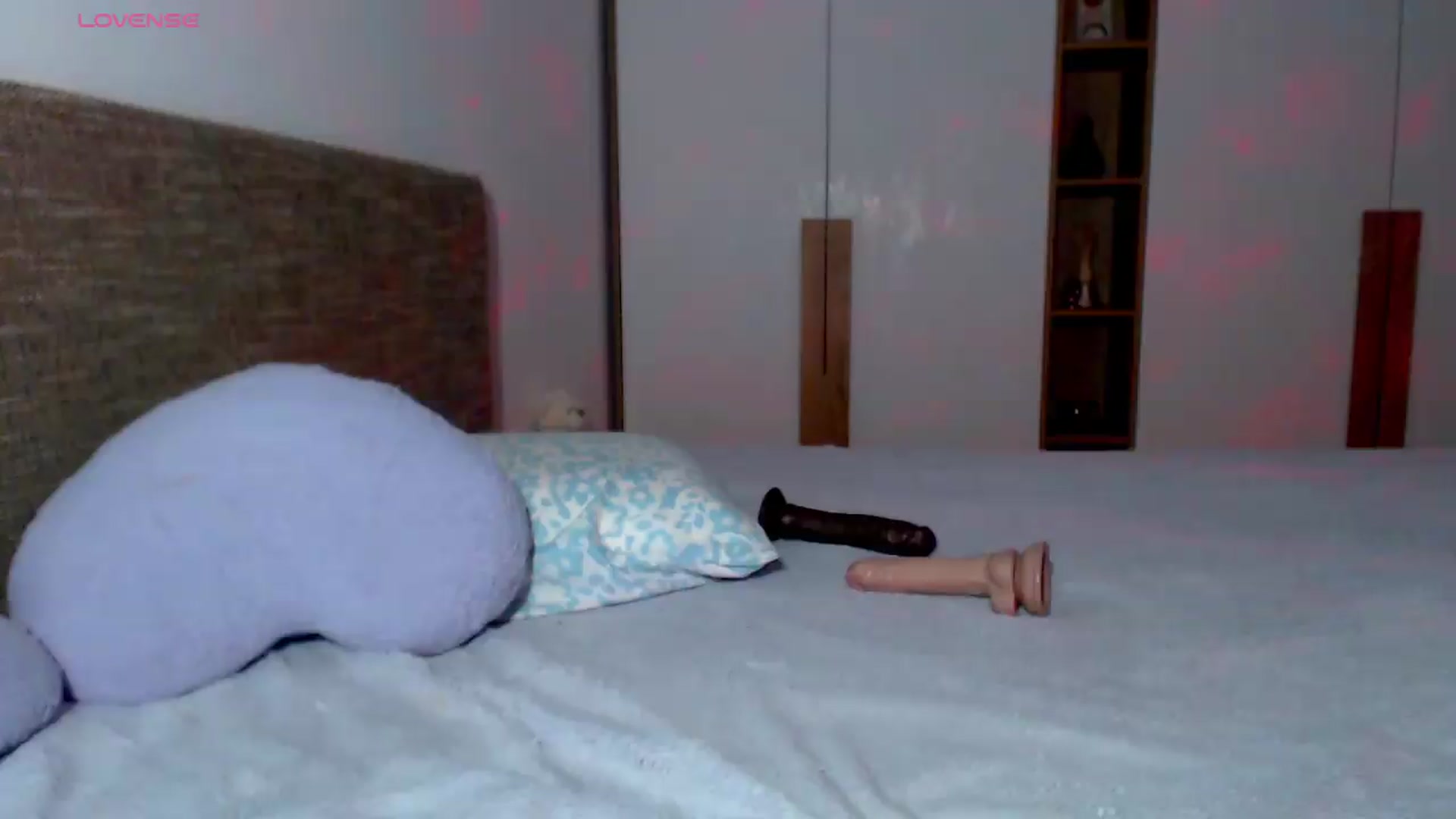 Gallery image thumbnail from Alliciya's myfreecams stream on, 05/13/2026, 18:43 image 20 of 20