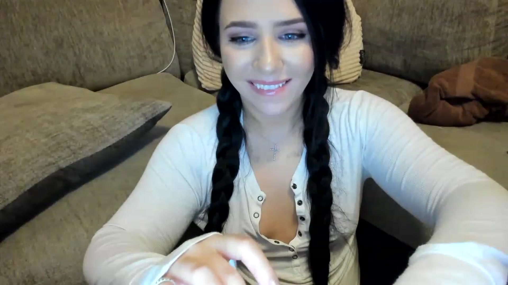 Gallery image thumbnail from AllieCat_94's myfreecams stream on, 01/03/2023, 06:53 image 12 of 20