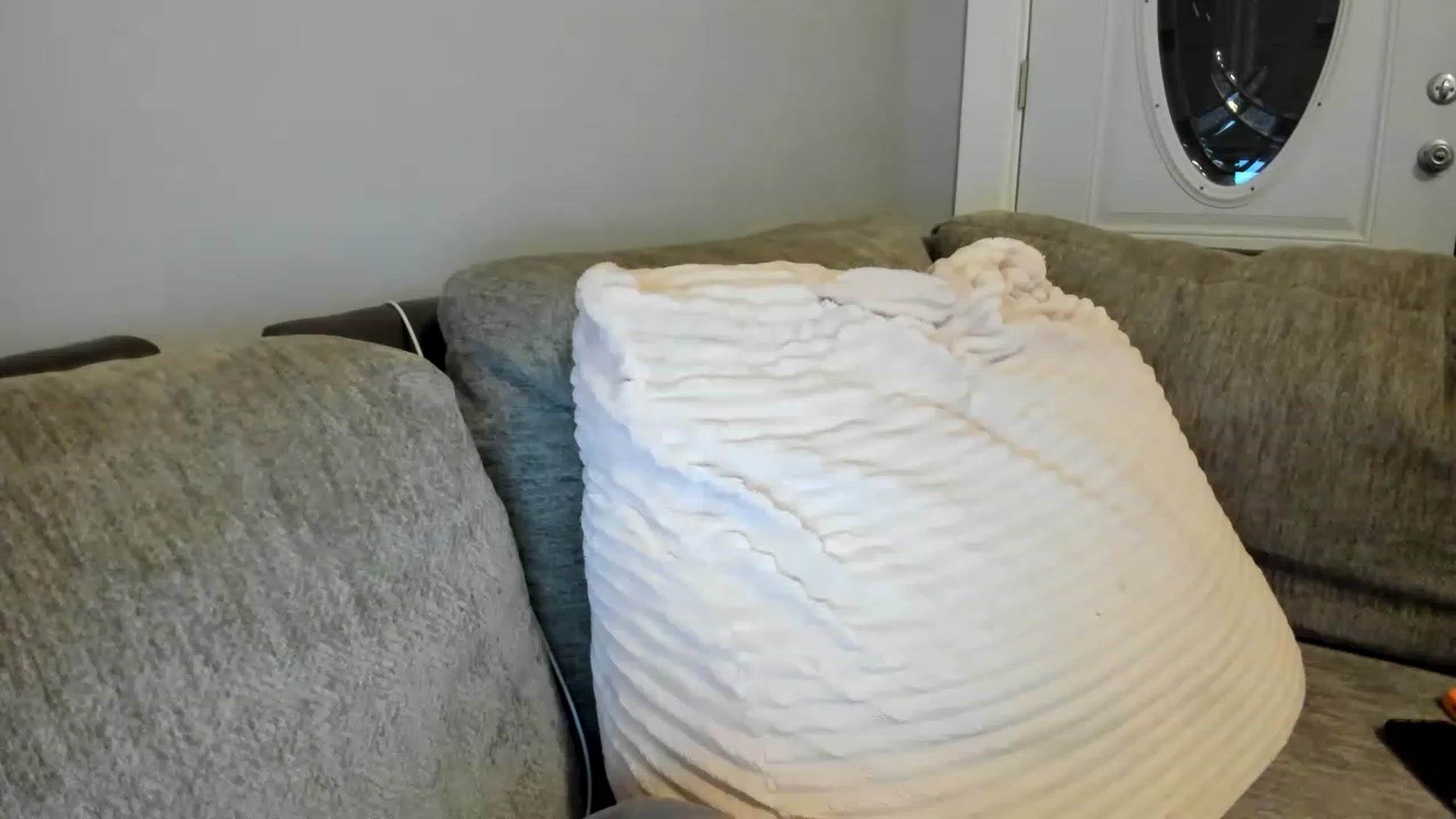 Gallery image thumbnail from AllieCat_94's myfreecams stream on, 01/03/2023, 08:49 image 16 of 20