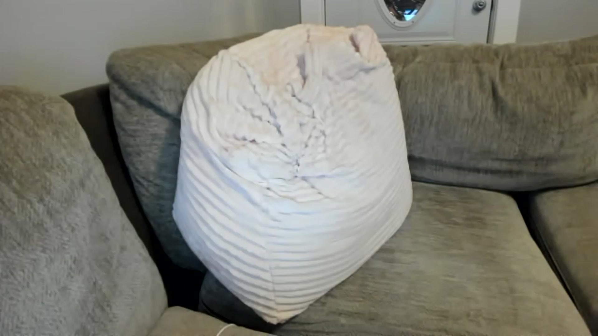 Gallery image thumbnail from AllieCat_94's myfreecams stream on, 01/10/2023, 08:24 image 5 of 20