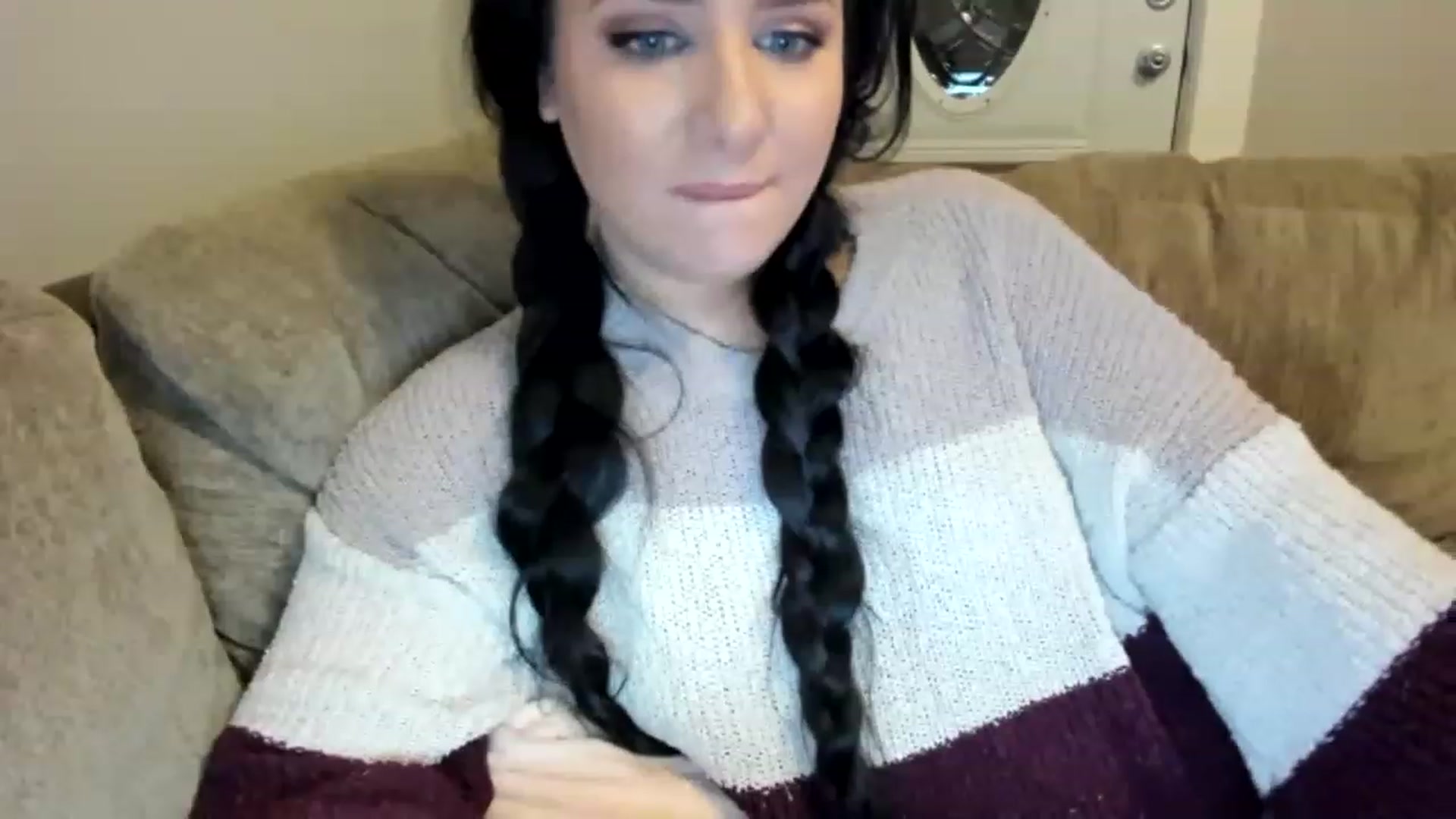 Gallery image thumbnail from AllieCat_94's myfreecams stream on, 01/13/2023, 07:55 image 12 of 20