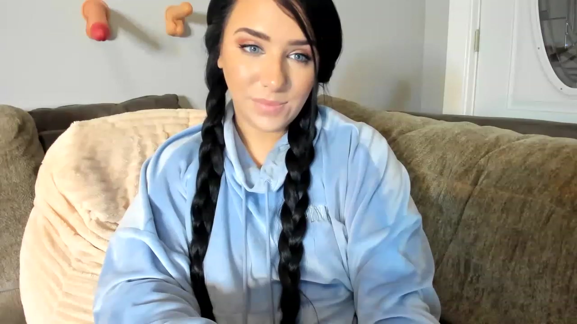 Gallery image thumbnail from AllieCat_94's myfreecams stream on, 02/10/2023, 08:26 image 6 of 20
