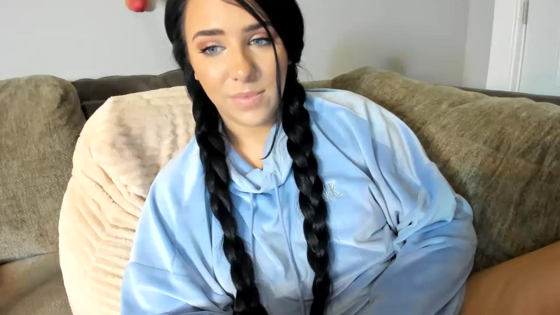 Gallery image thumbnail from AllieCat_94's myfreecams stream on, 02/10/2023, 08:26 image 8 of 20