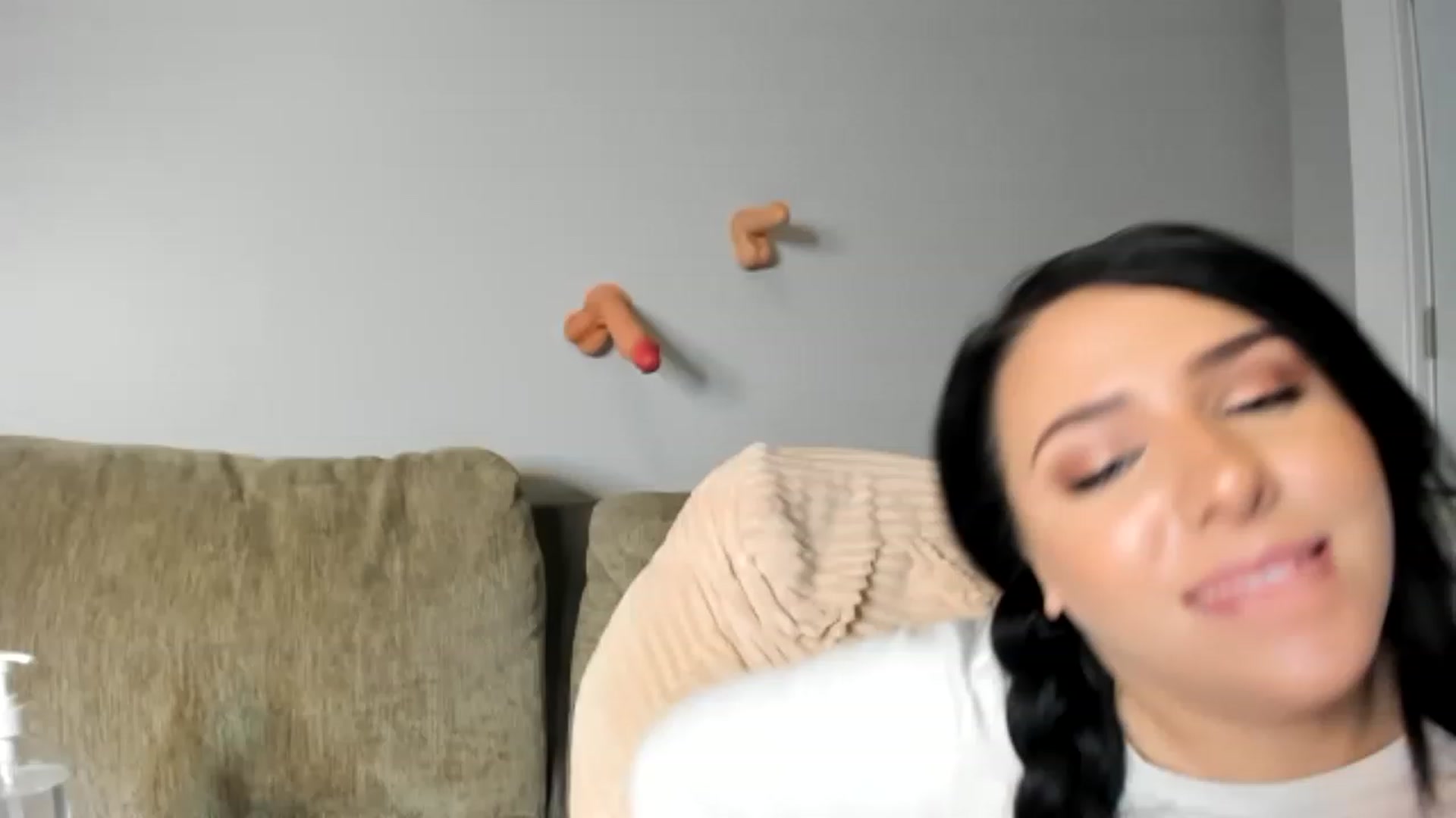 Gallery image thumbnail from AllieCat_94's myfreecams stream on, 02/14/2023, 08:36 image 16 of 20