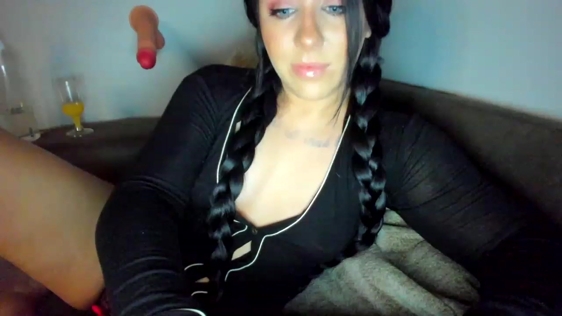 Gallery image thumbnail from AllieCat_94's myfreecams stream on, 04/19/2023, 05:44 image 6 of 20