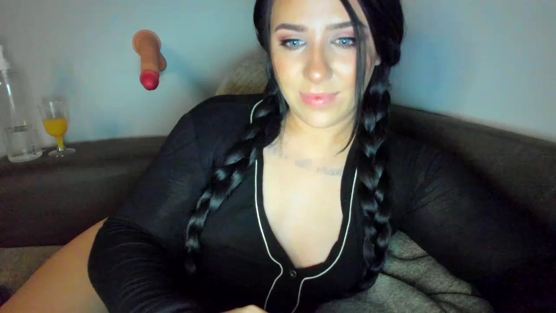 Gallery image thumbnail from AllieCat_94's myfreecams stream on, 04/19/2023, 05:44 image 19 of 20