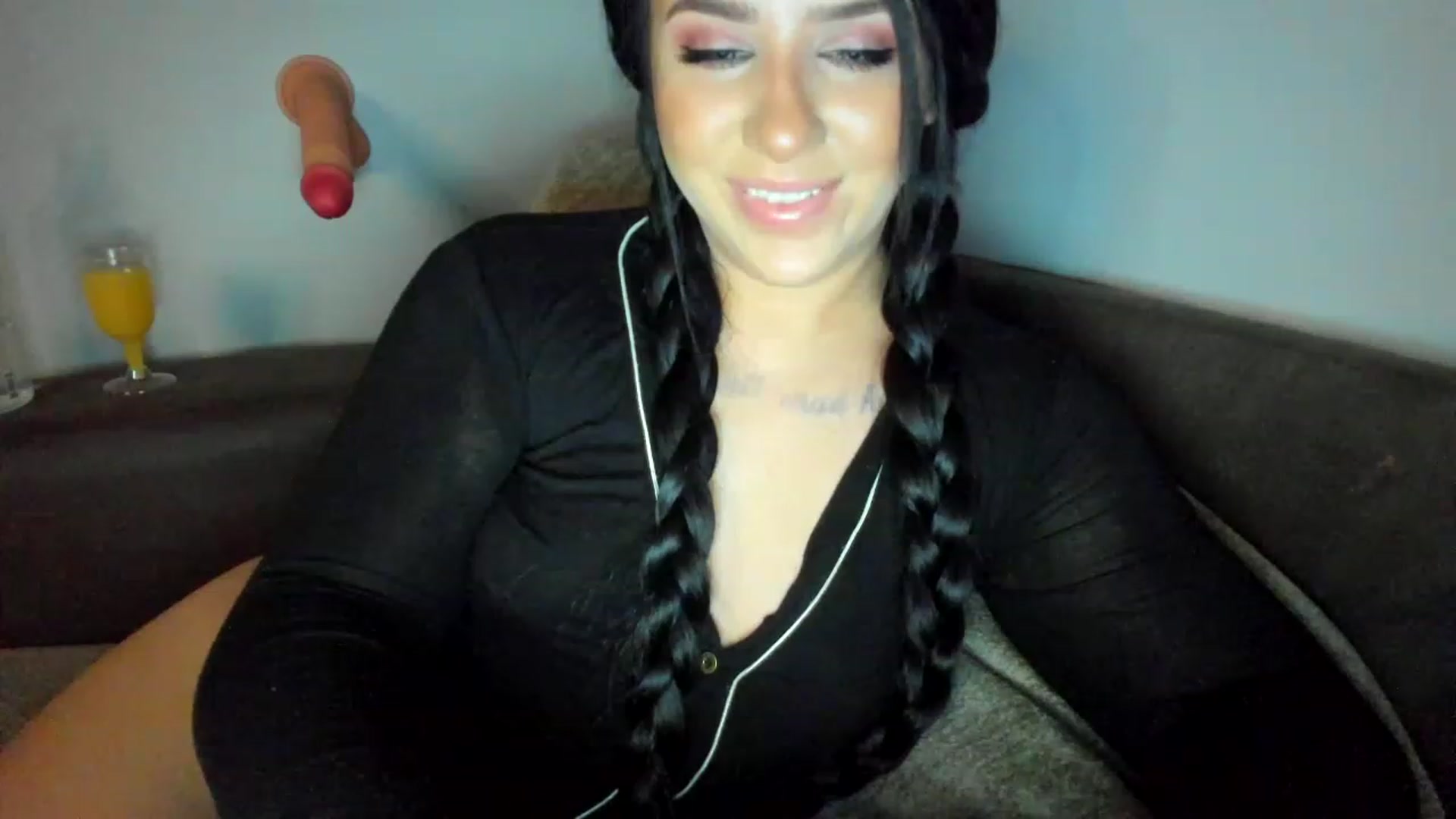 Gallery image thumbnail from AllieCat_94's myfreecams stream on, 04/19/2023, 05:44 image 14 of 20