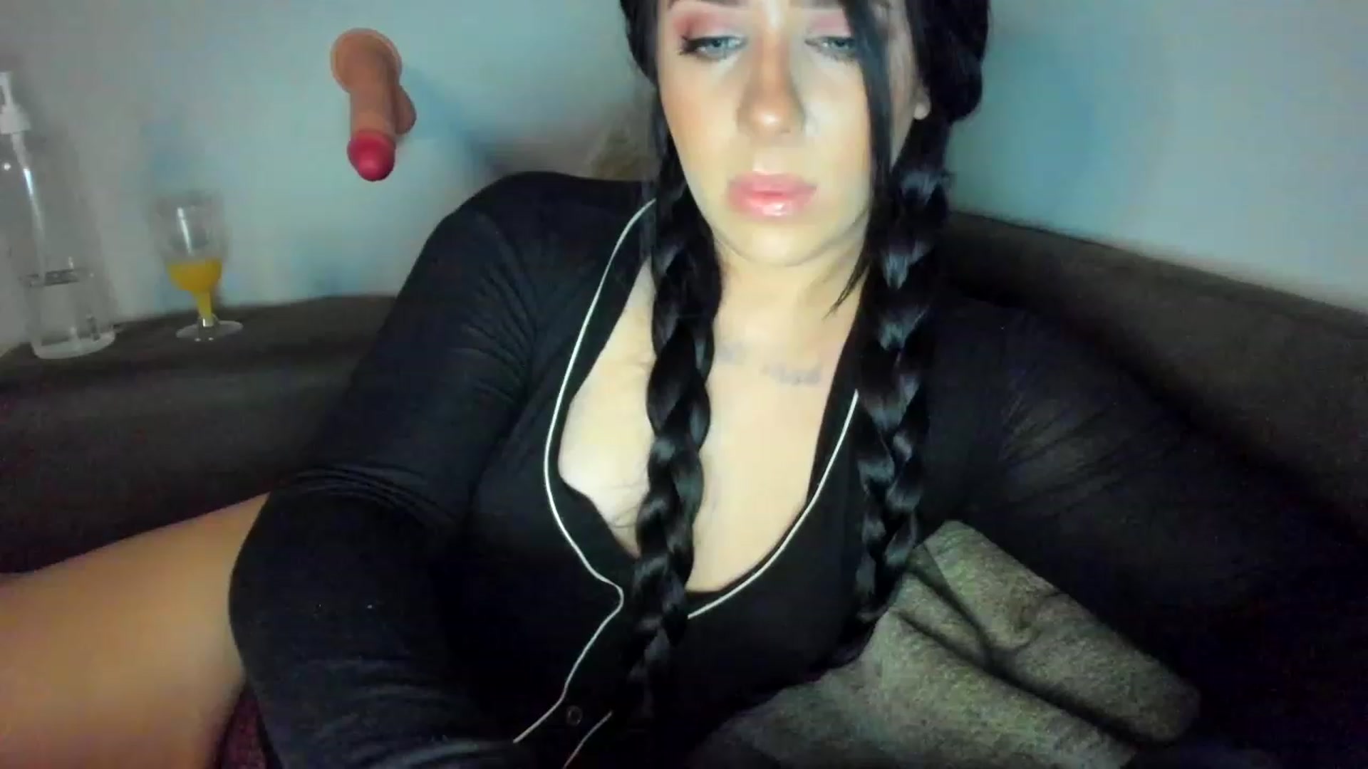 Gallery image thumbnail from AllieCat_94's myfreecams stream on, 04/19/2023, 05:44 image 3 of 20