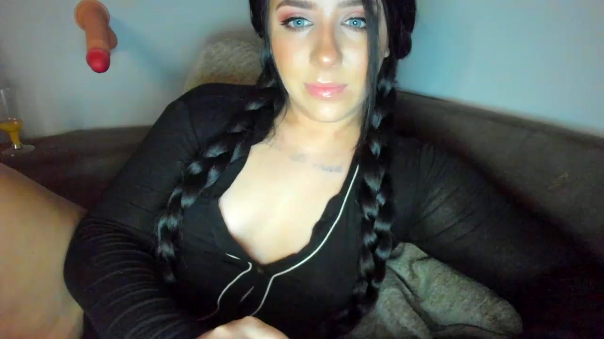 Gallery image thumbnail from AllieCat_94's myfreecams stream on, 04/19/2023, 05:44 image 10 of 20