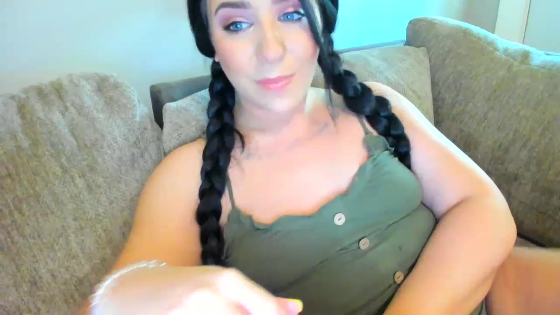 Gallery image thumbnail from AllieKat_4's myfreecams stream on, 04/25/2023, 17:17 image 5 of 20