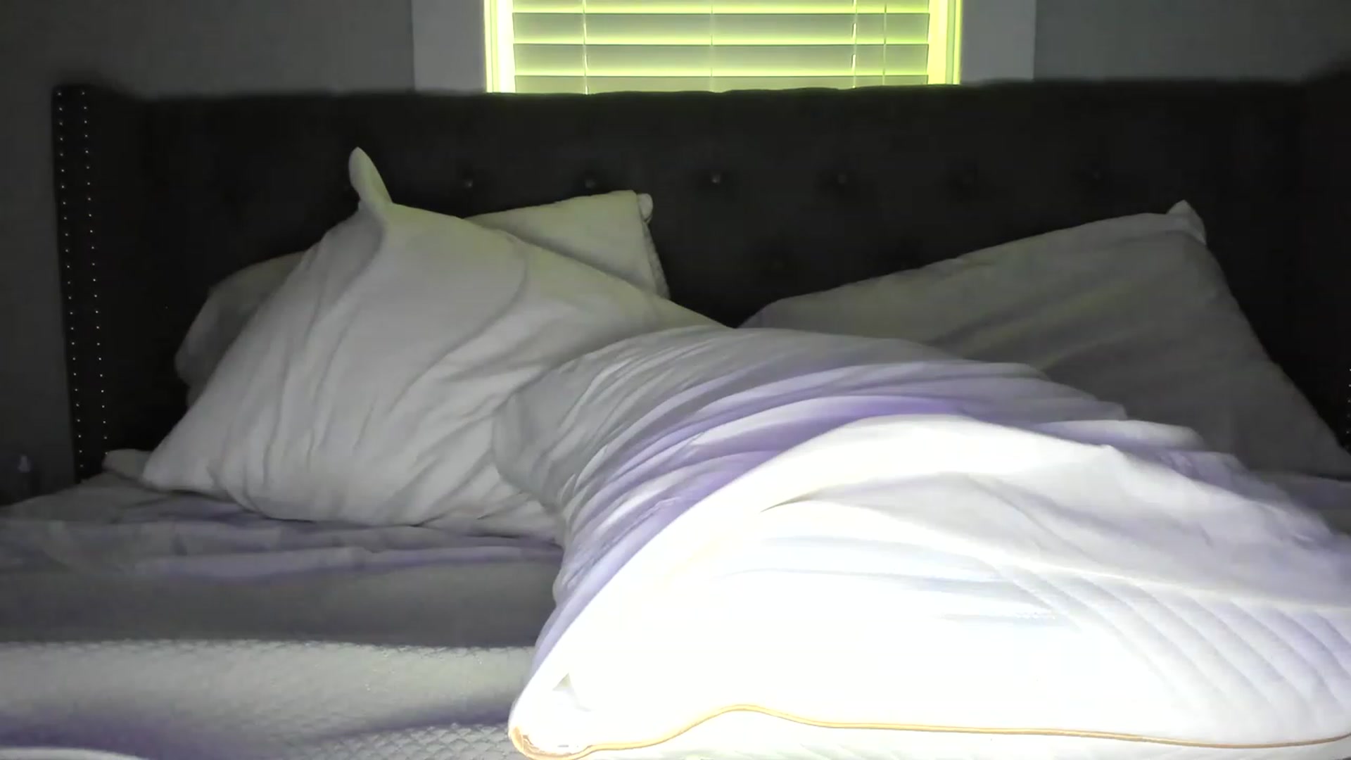 Gallery image thumbnail from AllieKat_4's myfreecams stream on, 06/01/2023, 21:50 image 11 of 20