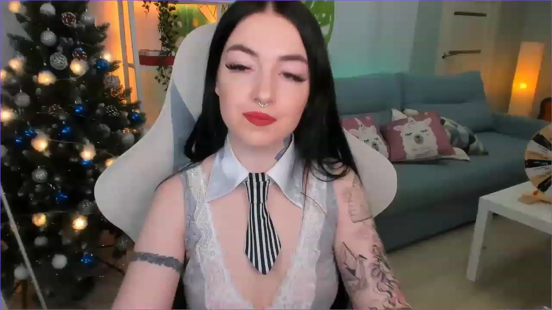 Gallery image thumbnail from AllieStark's myfreecams stream on, 12/12/2022, 02:03 image 5 of 20