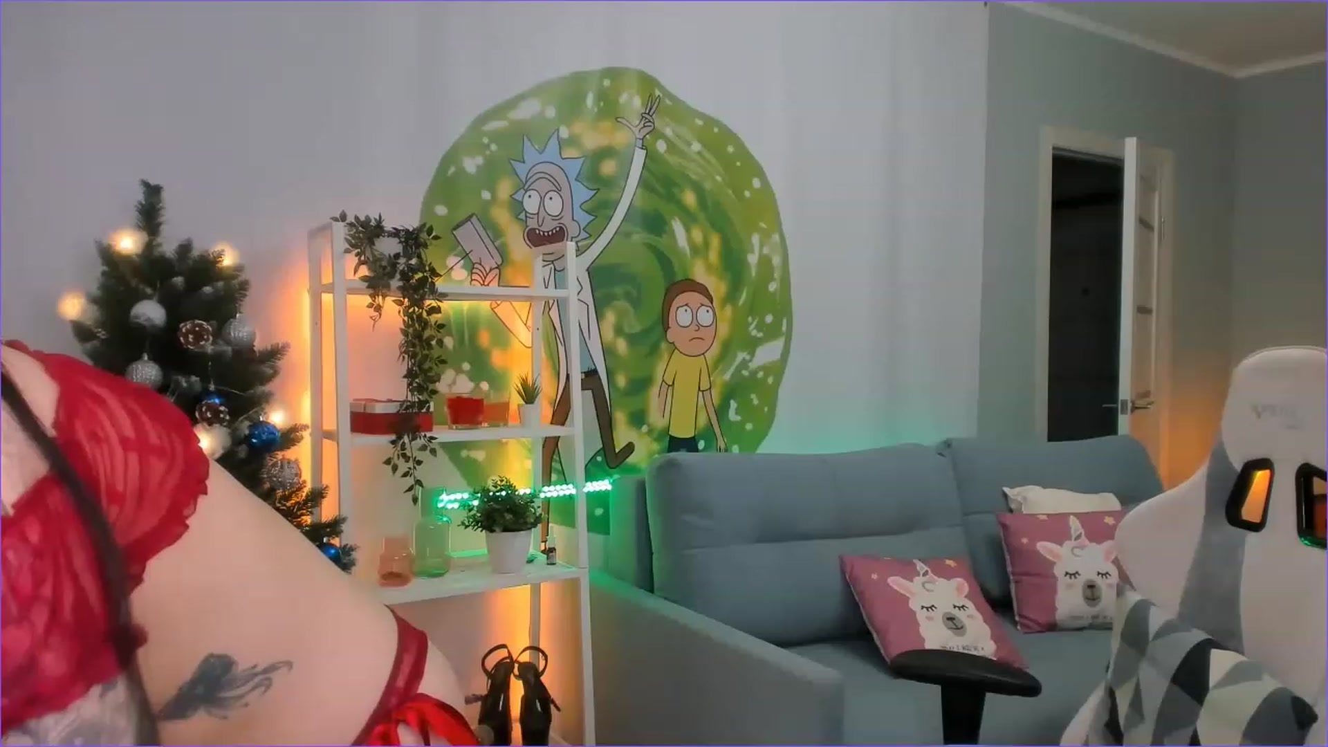 Gallery image thumbnail from AllieStark's myfreecams stream on, 12/13/2022, 24:15 image 8 of 20