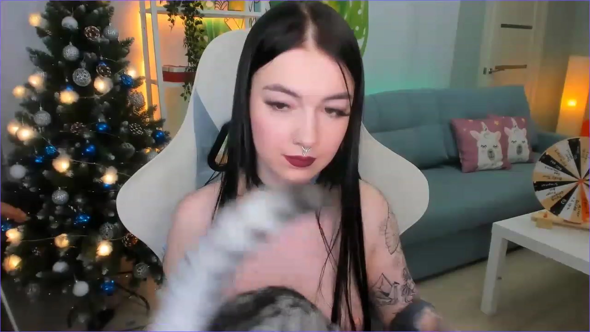 Gallery image thumbnail from AllieStark's myfreecams stream on, 12/18/2022, 03:32 image 8 of 20
