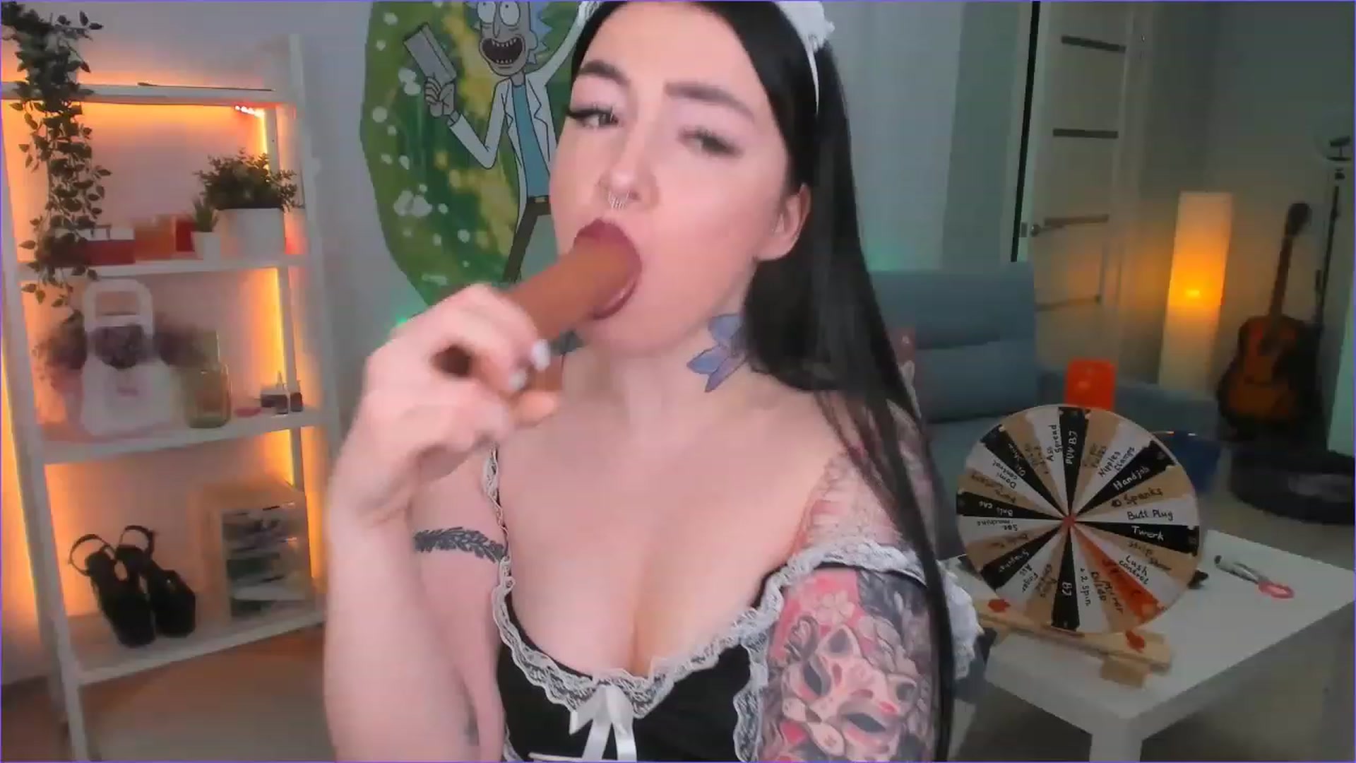 Gallery image thumbnail from AllieStark's myfreecams stream on, 05/01/2023, 22:45 image 17 of 20