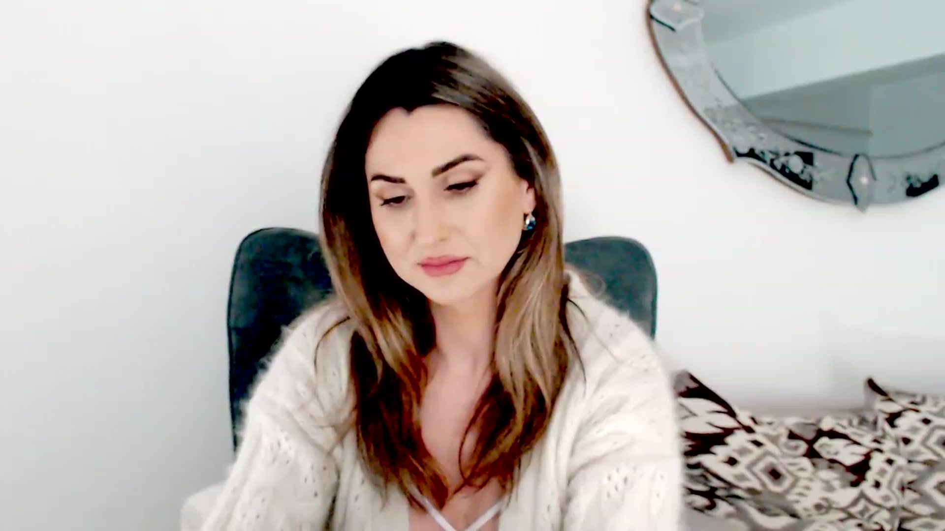 Gallery image thumbnail from AllieSweet's myfreecams stream on, 01/19/2024, 19:31 image 17 of 20
