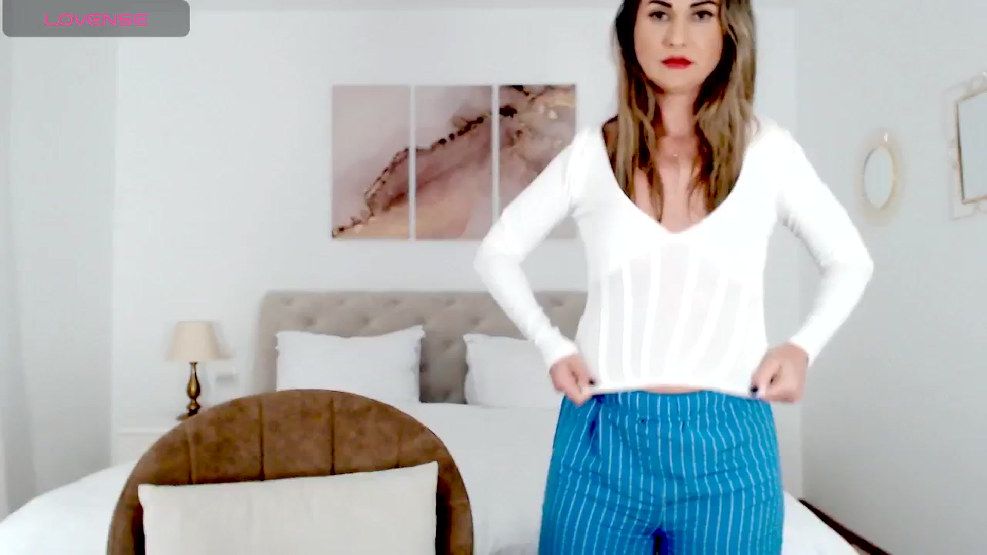 Gallery image thumbnail from AllieSweet's myfreecams stream on, 10/13/2024, 19:41 image 3 of 20