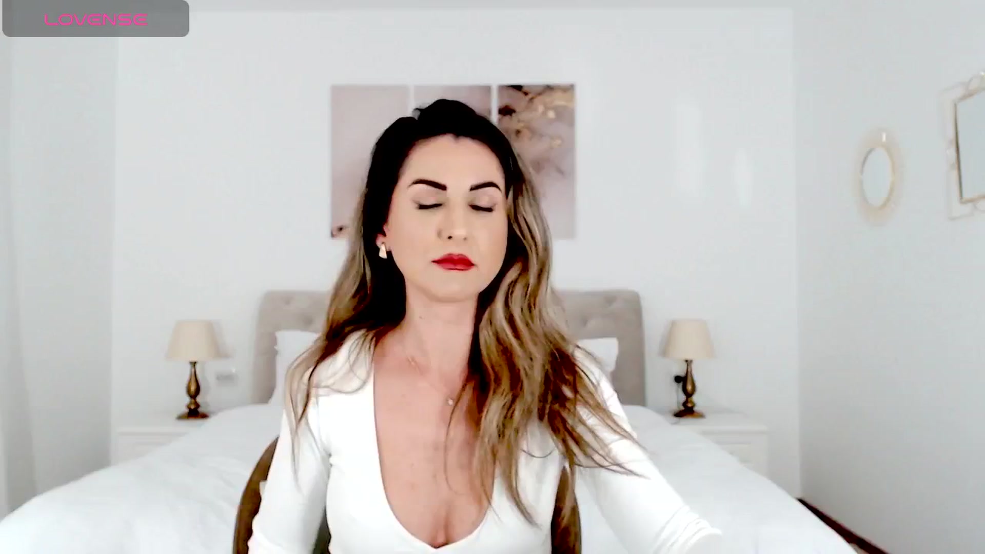 Gallery image thumbnail from AllieSweet's myfreecams stream on, 10/13/2024, 19:41 image 7 of 20