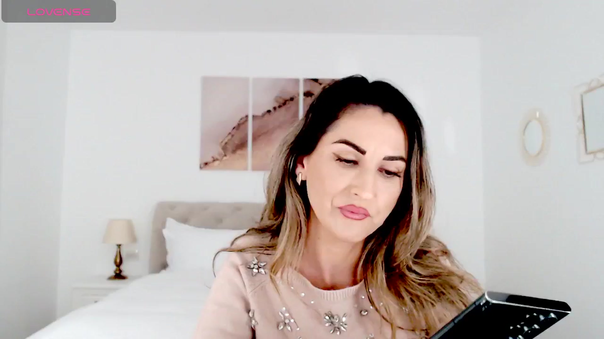 Gallery image thumbnail from AllieSweet's myfreecams stream on, 10/25/2024, 19:57 image 7 of 20